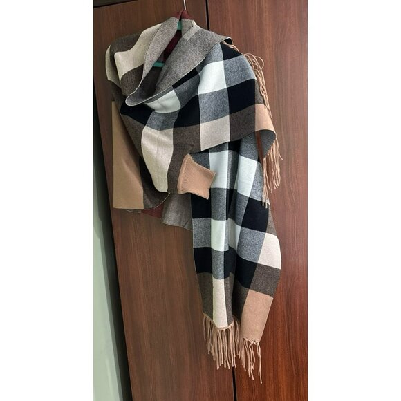 Shawl/Scarf /Cover up/Poncho with sleeves - Picture 2 of 3